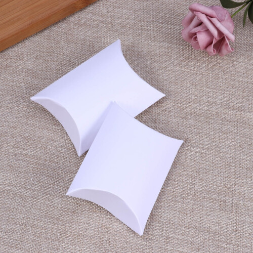 Boîtes à dragées blanches en forme de coussin pour mariage (12 pièces) 1