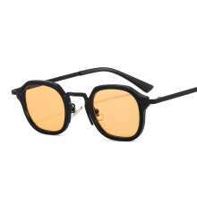 (C5 Black Frame with Yellow Lenses) Kunstneriske, friske, firkantede metall-PC-hybridsolbriller for unisex, punk, INS-stil, internettkjendissolbriller
