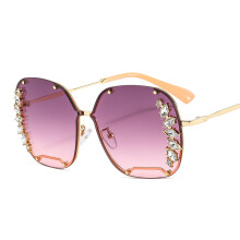 (C4 Gold Frame Gradient Purple Lens) T22025 Overdimensjonerte metallsolbriller med hule diamanter for kvinner, trendy, glamorøse og fargerike nyanser
