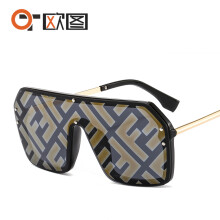 (C16 Black Frame with Gold Watermark Gray Lens) Unibody-Sonnenbrille mit Buchstabenmotiv 6998 Unisex Personalisierte Modebrille
