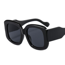 (C1 Black Frame with Gray Lenses) Occhiali da sole con montatura grande, aste spesse, alla moda, unisex, versatili 9410