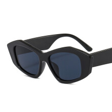 (C1 Black Frame with Gray Lenses) Unisex-Sonnenbrille mit geometrischem Kantenmuster, kleinem Rahmen, personalisierbar, Plano-Brille M324