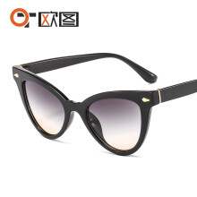 (C2 Black Frame with Green Upper and Yellow Lower Lenses) Occhiali da sole Cat Eye Rivet 9072 da donna CL - Occhiali da sole con motivo retrò