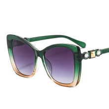 (C2 Green Tea Frame with Double Gray Lenses) Große, taupefarbene Damen-Sonnenbrille mit Blaulichtfilter, diamantbesetzt, glamourös und dekorativ
