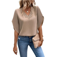 Blusa Feminina de Manga Curta com Decote em V e Detalhes em Renda Cáqui M