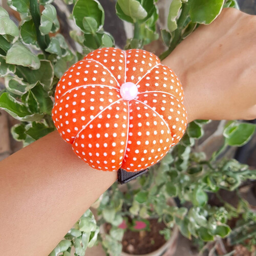 Polka Dot Wrist Pin Cushion with Adjustable Elastic Band 1