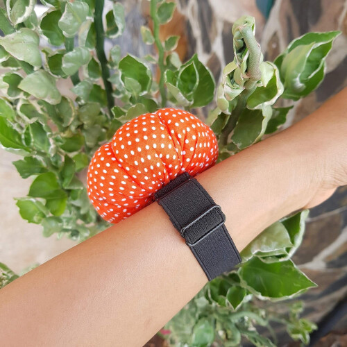Polka Dot Wrist Pin Cushion with Adjustable Elastic Band 2