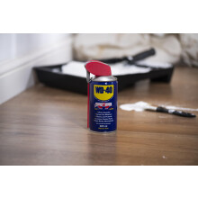 WD-40 Multi Use Lubricant Spray 300ml, Wide and Narrow Smart Straw, Multipurpose WD40 Spray Lubricant for Maintenance, Water Displacement, and Rust P
