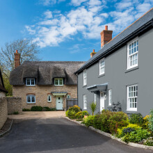 Johnstone’s – Exterior Smooth Masonry Paint – Moher Slate – Up to 15 Years Protection – Weather & Dirt Resistant – 60m² Coverage Per Tin