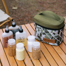 Ensemble d'épices portable pour le camping avec 7 récipients et salières/poivrières, sac de rangement amovible pour les voyages, les barbecues et