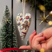 (Mistletoe Kisses) DIY Heart Embroidery Christmas Decoration,Christmas Heart Embroidery Kit