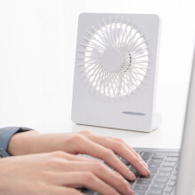 Maxiaoxia USB-bureauventilator, lange batterijduur, stille draagbare miniventilator met 3 snelheden, compatibel met USB, voor thuis, kantoor en buiten