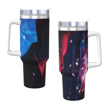 Gobelet isotherme Stranger Things 1,2 L avec anse et couvercle à paille, en acier inoxydable, idéal pour les voyages et comme cadeau.