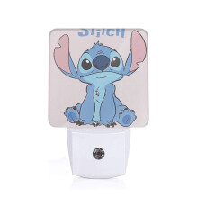 Anime tegneserie Stitch nattlys plugges inn i veggdekor for soverom, bad, gang, kjøkken, skumrings-til-daggry-sensor nattlys for dameromsgaver