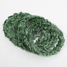 Couronne en rotin, accessoires pour couronnes, matériaux pour couronnes : feuilles, rotin, fleurs artificielles.