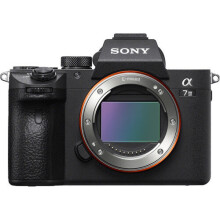 Sony A7 Iii + Sel 24-105Mm F4 G Oss