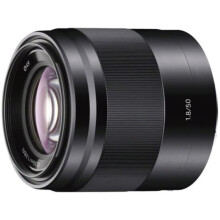 Sony – E 50mm F1.8 OSS muotokuvaobjektiivi (SEL50F18/B), musta