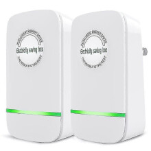 Set van 2 energiebesparende apparaten voor huishoudelijk gebruik, voor optimale energie-efficiëntie in huis.