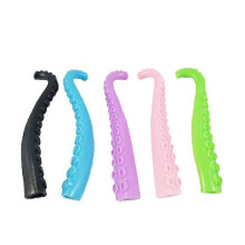 10pcs Lifelike Octopus Tentacles Finger Puppet Mini Finger Toy Practical Joke Toy Kids Funny Toy (Random Color) good
