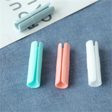 Bed Sheet Grippers Plastic Slip-Resistant Clips 10 Pieces