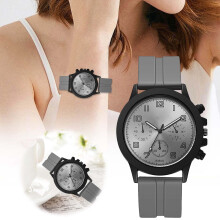 Infanteriehorloge GA2100VB met tweekleurige metalen en siliconen band.