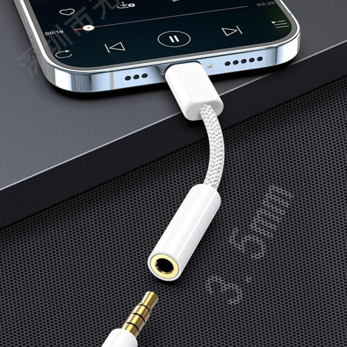 USB-C to 3.5mm audio adapter cable for iPhone 15 Pro Max 2