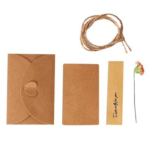 Cartes de Saint-Valentin Daisy avec fleurs séchées, kraft