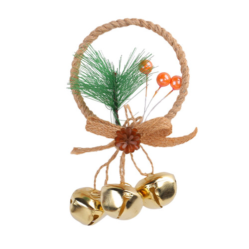 Décorations de lustre de Noël avec des baies de houx et