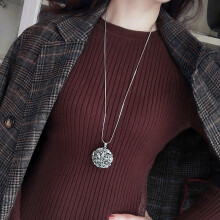 Collana con ciondolo a forma di rosa in strass neri da donna, 1 pezzo