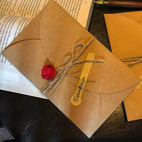 Valentine's Day cards with envelopes, dried flowers 1
