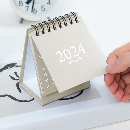 YOTQUSKI skrivebordskalender2024–2025, vendbar stil