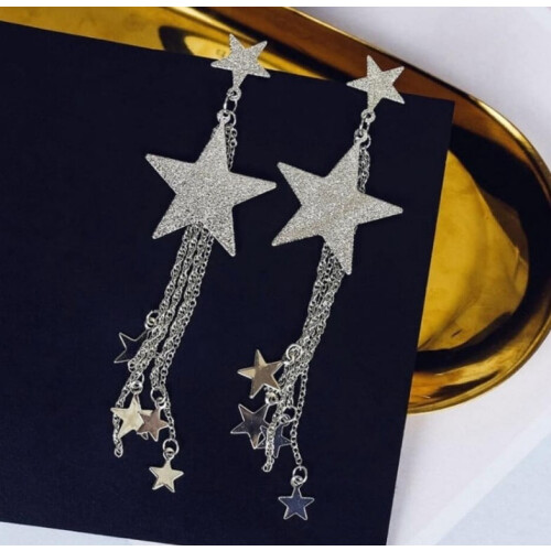 Brincos boho-chic com pingente de estrela em metal para mulheres 2