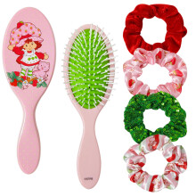 LUV HER Aardbeientaart Haaraccessoire Set - 5 Stukken: 1 Ontklitborstel van 9-inch & 4 Scrunchies, Elastische Haarties, Leeftijd 3+