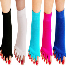 Luxury 5-toe yoga socks for comfort and foot health
