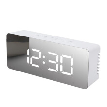 LED digitális ébresztőóra USB-vel és szundi funkcióval, fehér