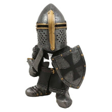 Statuetta di gnomo guardia medievale per decorazione di casa e giardino.