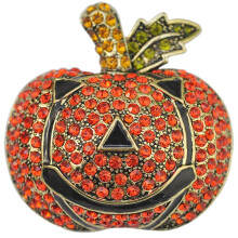 Broșă cu dovleac de Halloween cu legume