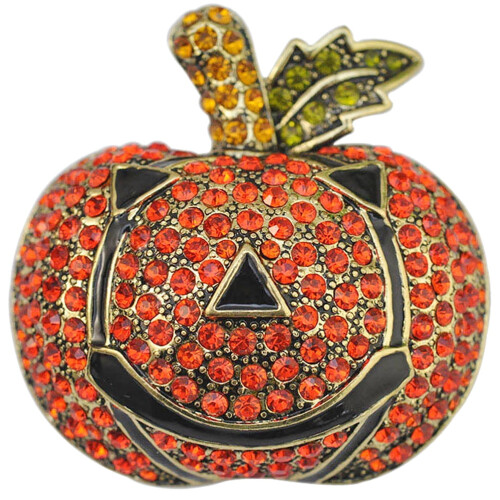 Broșă cu dovleac de Halloween cu legume