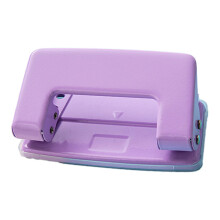 Papierperforator van kunststof en metaal met dubbele perforatieafstand van 6 mm.