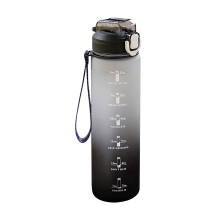 Waterfles van 950 ml met tijdsaanduiding en rietje