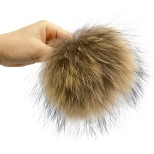 Pälspompom för mössa brun, 13 cm diameter, avtagbar