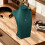 Support buste à bijoux en velours vert 30 cm 4