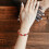 Bracelet fraise ajustable avec breloque fruit 3