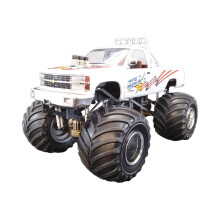 AMT USA-1 Chevy Silverado Monster Truck Modellbausatz 1:25