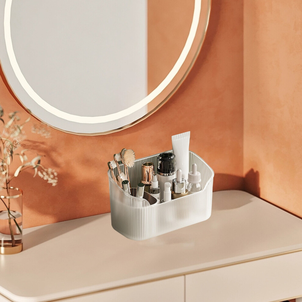 Transparent plastic makeup case for brushes, palettes, and