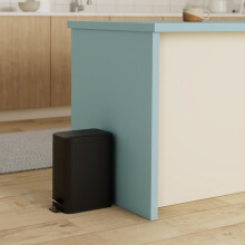Slim trash can with lid and anti-slip liner 1.6 gal matte