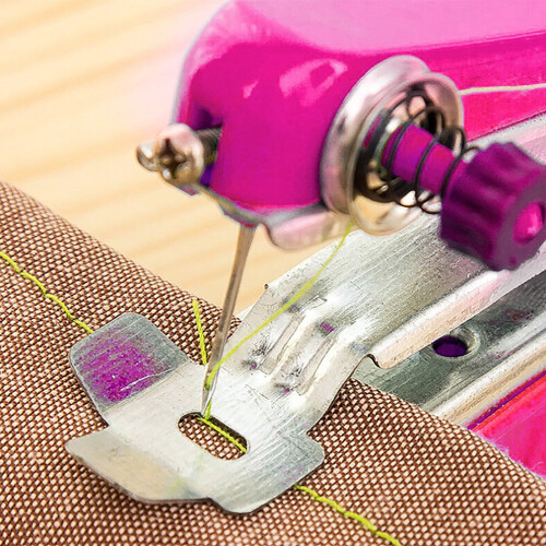 WSBDENLK cordless mini sewing machine 1 piece 2