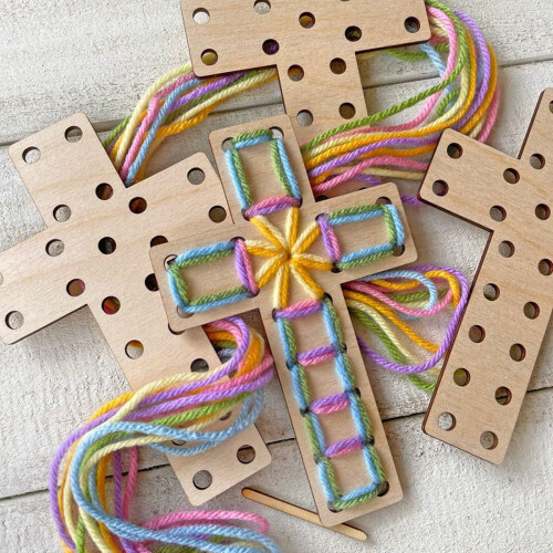 Easter wood craft kit with ornaments and yarn 2 pcs