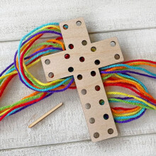 Easter Wood Craft Kit with Wooden Ornaments and Yarn