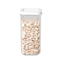 Plastic food storage tubs with lids set